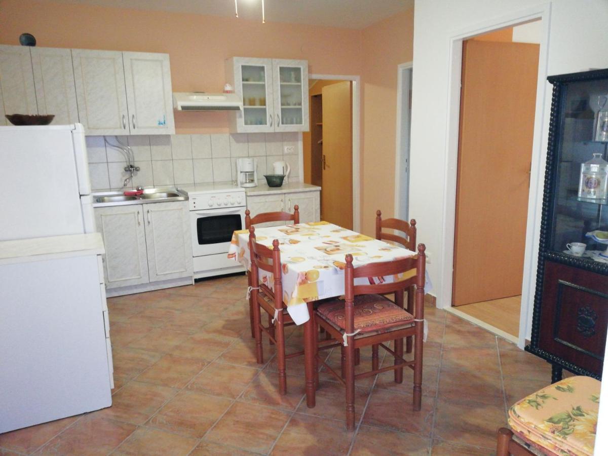 Apartman Ribaric Mali Lošinj Стая снимка