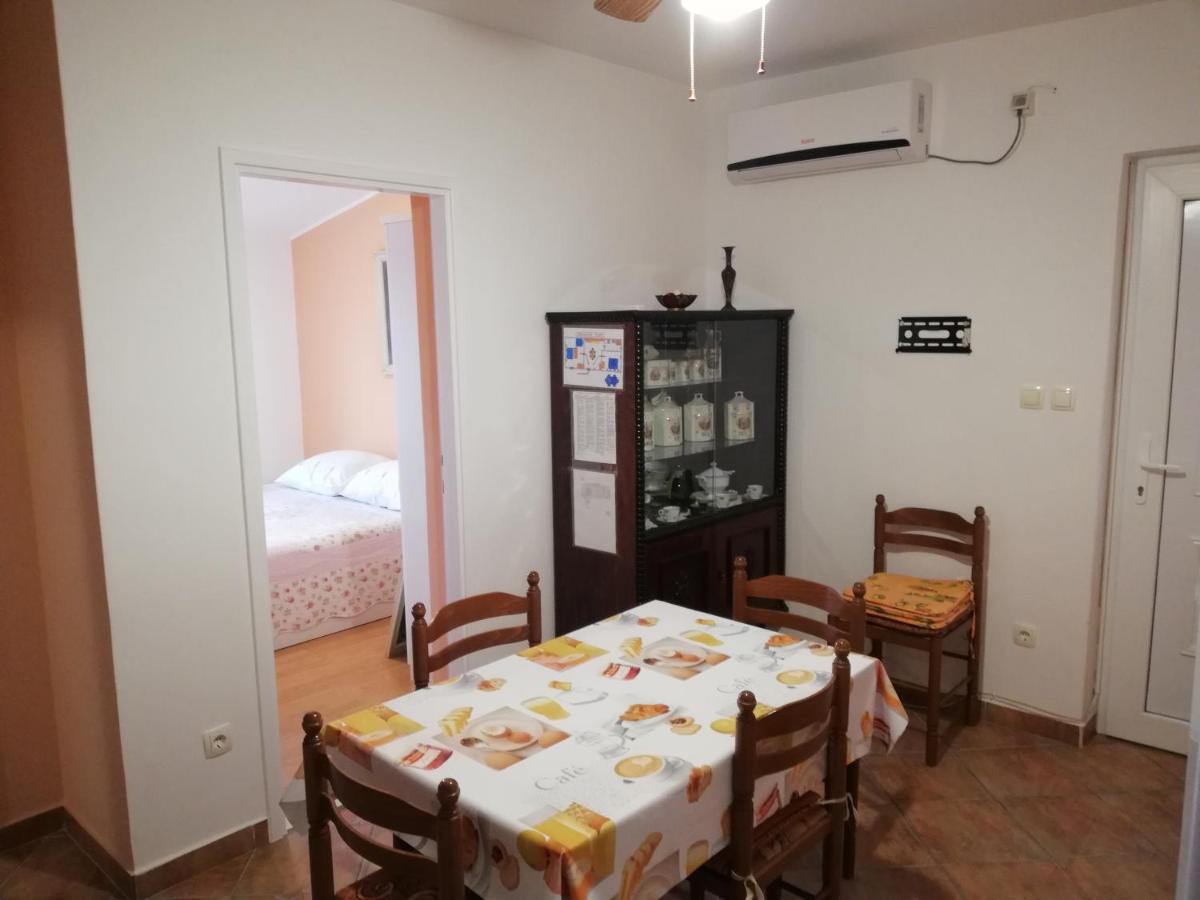 Apartman Ribaric Mali Lošinj Стая снимка